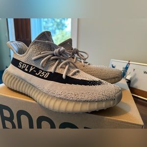 adidas Yeezy Boost 350 V2